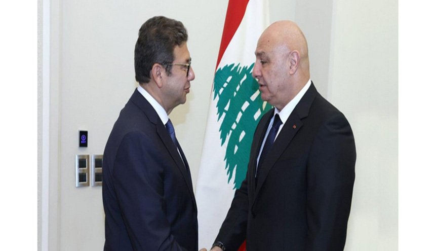 الرئيس اللبناني یلتقی برئيس المخابرات المصرية