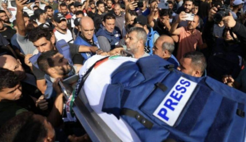 ترور هدفمند در غزه؛ شهادت یک روزنامه‌نگار و همسرش در حمله هوایی رژیم صهیونیستی/ شمار شهدای خبرنگار به ۲۵۶ نفر رسید