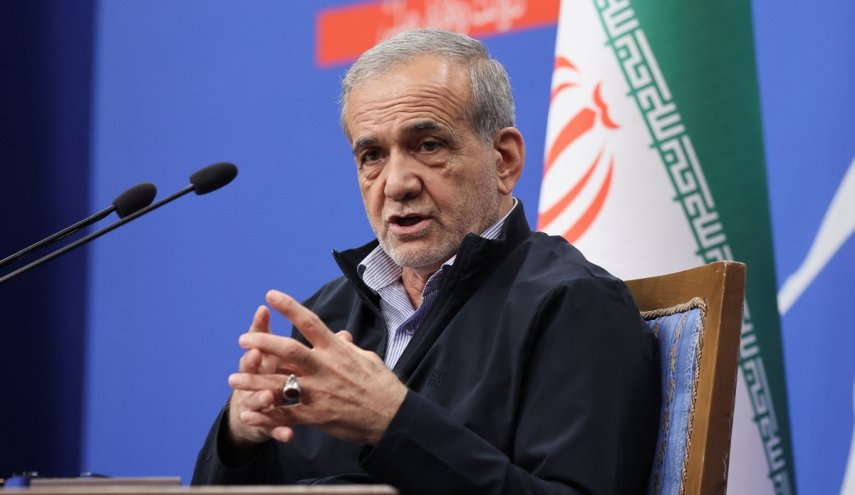 بزشكيان يحذر من محاولات الأعداء خلق توتر اجتماعي في البلاد