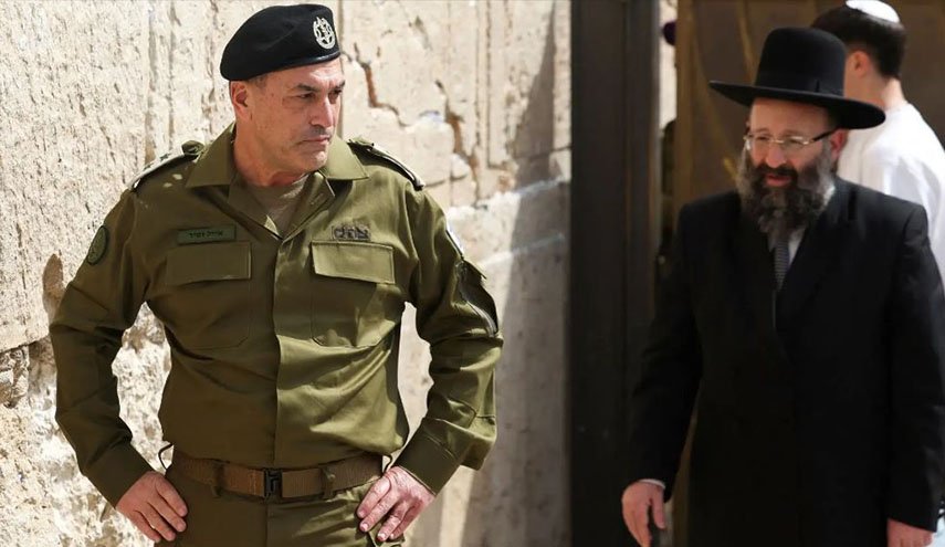 الإحتلال ينفذ قرار سحب السيارات الصينية من ضباطه خشية التجسس