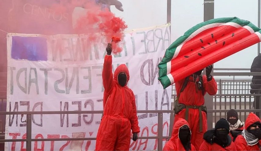 حرکت اعتراضی فعالان مدنی در هامبورگ آلمان به ارسال سلاح به 