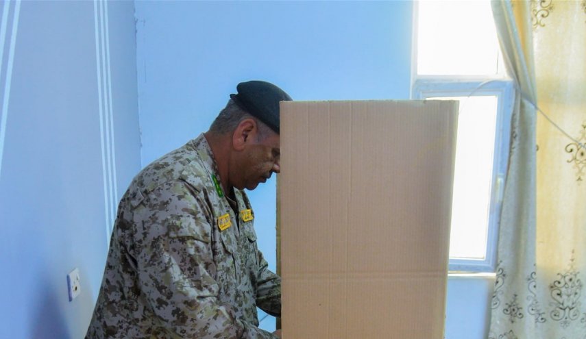 مفوضية الانتخابات العراقية: نسبة المشاركة في الاقتراع الخاص 82 بالمئة