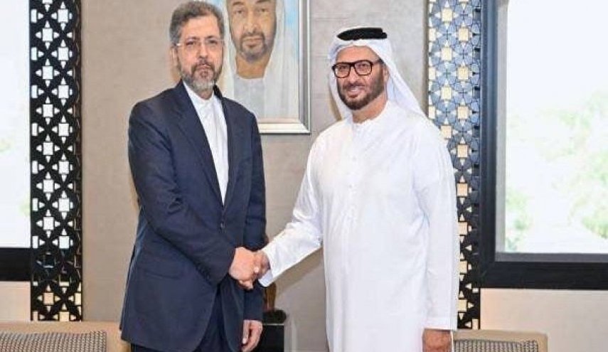 نائب وزير خارجية إيران يلتقي مستشار رئيس دولة الإمارات الدبلوماسي