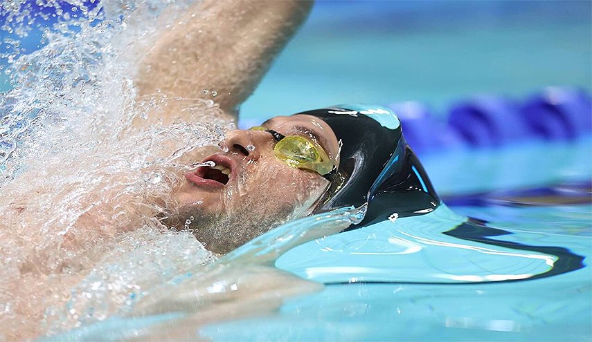 سباح إيراني يحرز الميدالية الفضية في ألعاب التضامن الإسلامي