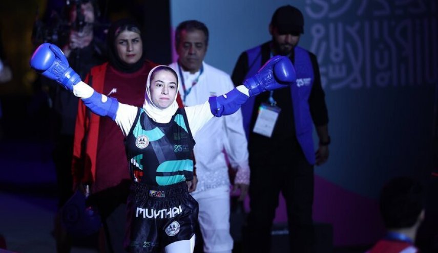 فرشته حسن زاده تفوز بالميدالية الفضية في نهائي المواي تاي