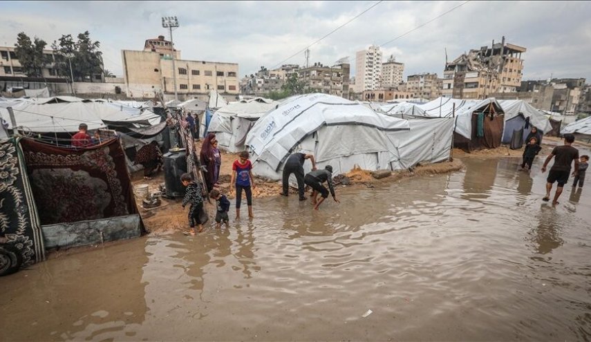 سازمان ملل: باران چادر آوارگان غزه را زیر آب برد/ اسرائیل مانع ورود کمک ها به غزه می شود