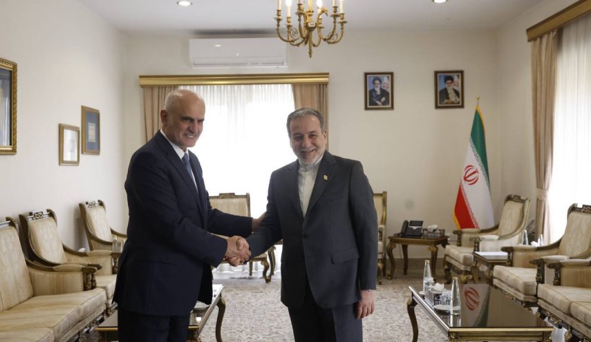 تأکید عراقچی بر تداوم حمایت‌ ایران از دولت، مردم و مقاومت لبنان
