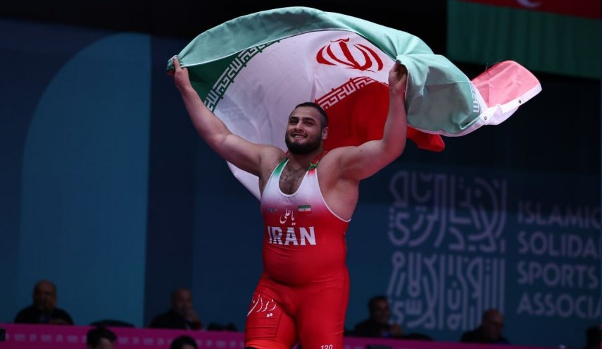 المصارع هدايتي يحرز ذهبية رابعة بألعاب التضامن الإسلامي في الرياض