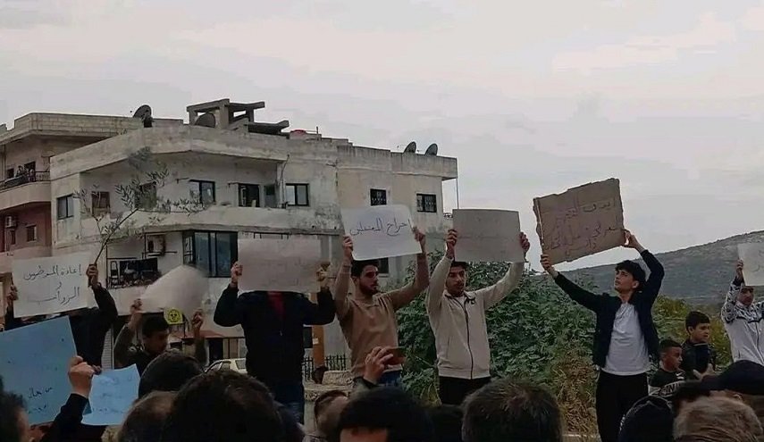 احتجاجات علوية في سوريا على الانفلات الأمني وعجزدولة الجولاني المؤقتة