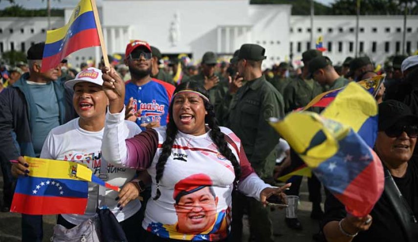 كراكاس تشهد مظاهرات ضخمة رفضاً للتهديدات الأمريكية +صور