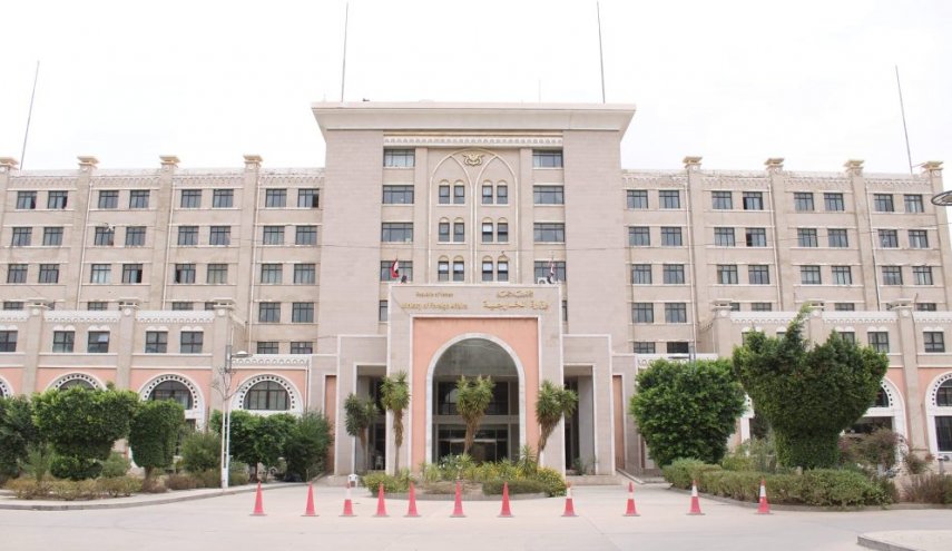 صنعاء تحذر أمريكا وبريطانيا من التطاول على القضاء اليمني