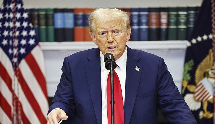 ترامب ينعت صحفية بـ'الغباء' لسؤالها عن مطلق النار على الحرس الوطني