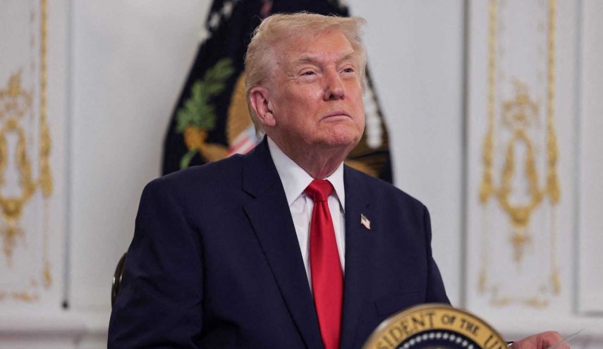 ترامب يوعز لطرد الصوماليين ويهزأ من النائبة الديمقراطية إلهان عمر 