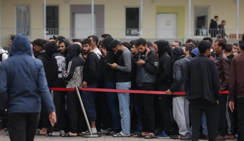 واشنطن تجمد جميع قرارات اللجوء وتعلق إصدار التأشيرات للأفغان
