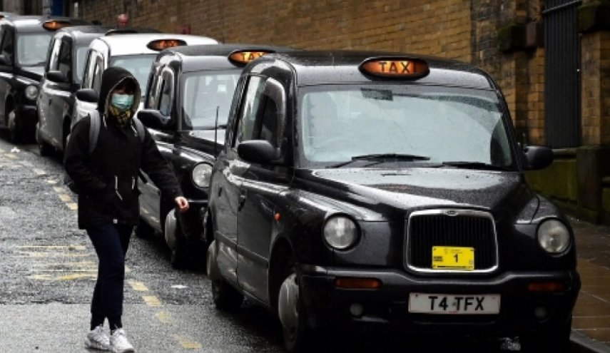 بريطانيا تقيد استخدام طالبى اللجوء سيارات الأجرة ..ما السبب؟