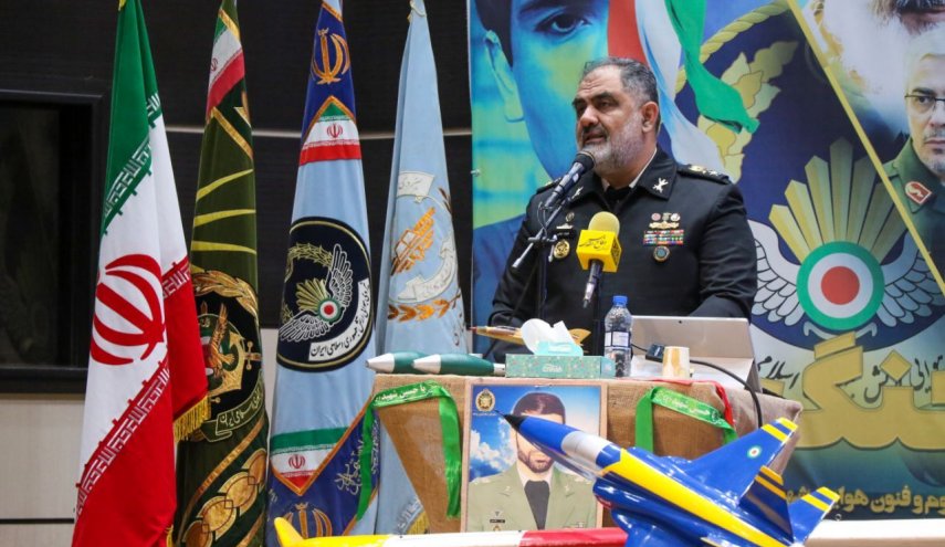 الادميرال إيراني: البحرية الإيرانية ترافق سفننا في جميع أنحاء العالم