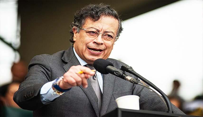 الرئيس الكولومبي يتحدى قرار ترامب حول اعلانه حظر أجواء فنزويلا