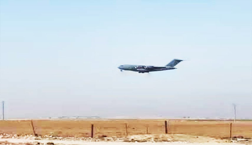 طائرة شحن أميركية تهبط بقاعدة الشدادي ترافقها تعزيزات جوية