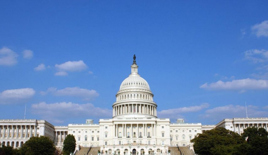 نواب أمريكيون يقدمون قرارًا لمنع ترامب من شن حرب على فنزويلا