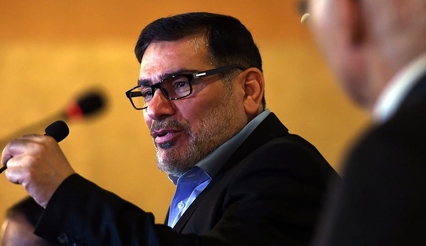 شمخاني يوجه تحذيرا لبعض الدول الجارة بسبب ادعاءاتها غير البناءة والزائفة