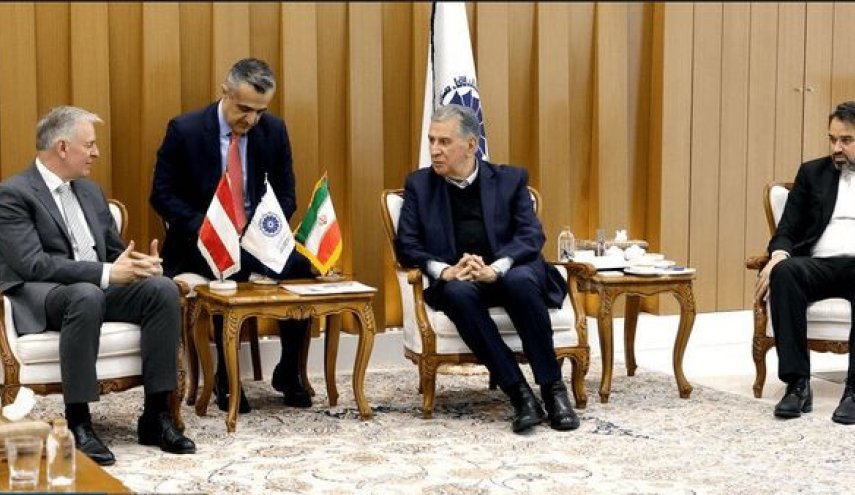 السفير النمساوي لدى طهران: سنستانف إصدار التأشيرات للإيرانيين قريبا