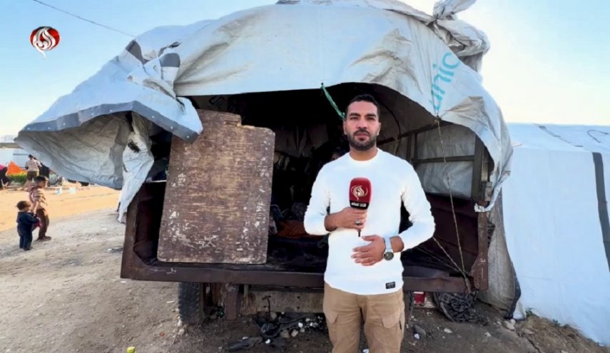 شاهد.. شاب فلسطيني يخترع مبخرة طبية يدوية لإنقاذ والدته المريضة!