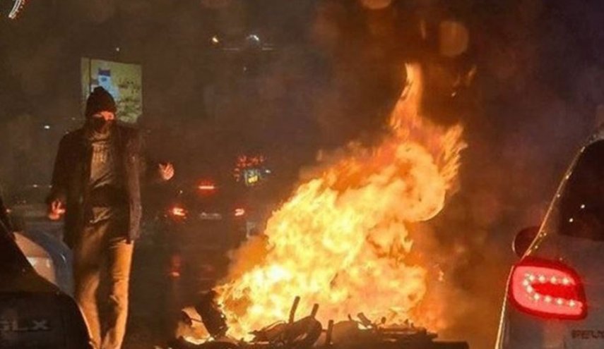 ايران..شهداء في قم ومشهد وفارس واعتقال 200 من قادة الشغب