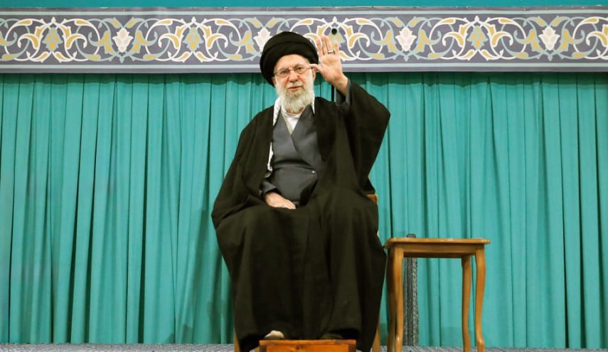 قائد الثورة: نعتبر ترمب مجرما بسبب الأضرار التي ألحقها بالشعب الإيراني