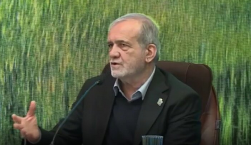 بازدید پزشکیان از زنجیره تأمین کالاهای اساسی
