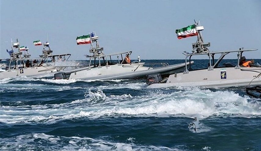 نیروی دریایی سپاه: تشدید جنگ، اخراج منطقه‌ای آمریکا را تسریع می‌کند
