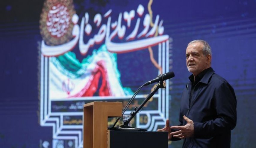 بزشكيان: نتابع المفاوضات بعزة واقتدار وعلاقاتنا مع الجيران بوضع جيد