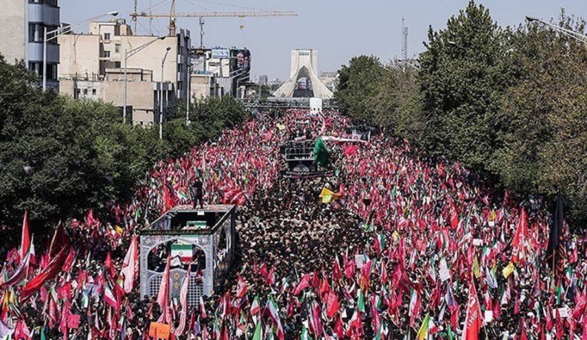تحلیل ابعاد راهبردی موج عظیم انسانی در مراسم تشییع امام شهید