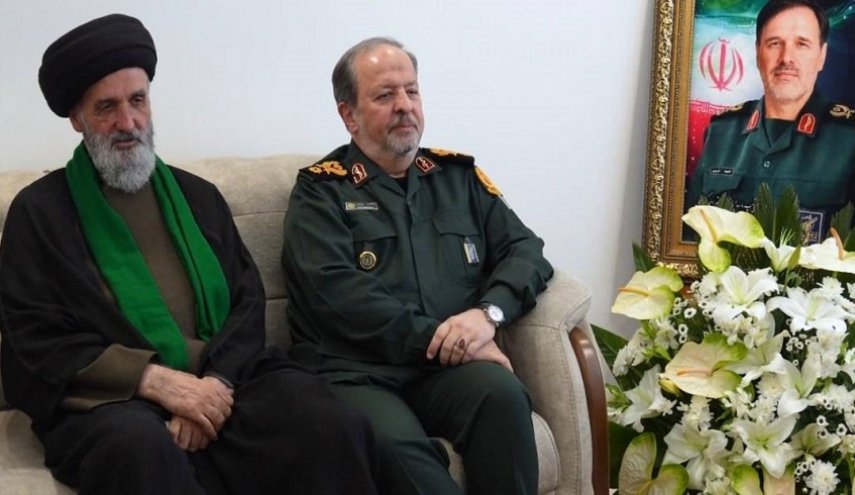 سردار ابن‌الرضا: مسیر شهدای صنایع دفاعی با قدرت ادامه خواهد یافت
