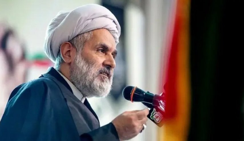 طائب: تقلا و جنگ واشنگتن برای مدیریت تنگه هرمز، گواه اقتدار دریایی ایران است

