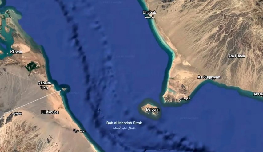 النقل اليمنية: 73 سفينة عبرت باب المندب خلال يومين