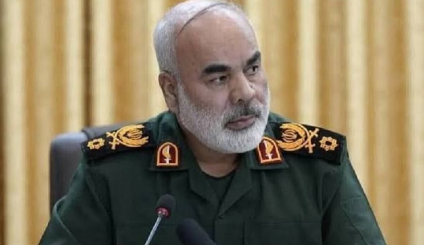 قائد القوات البرية لحرس الثورة الإسلامية: لن نتراجع قيد أنملة أمام العدو