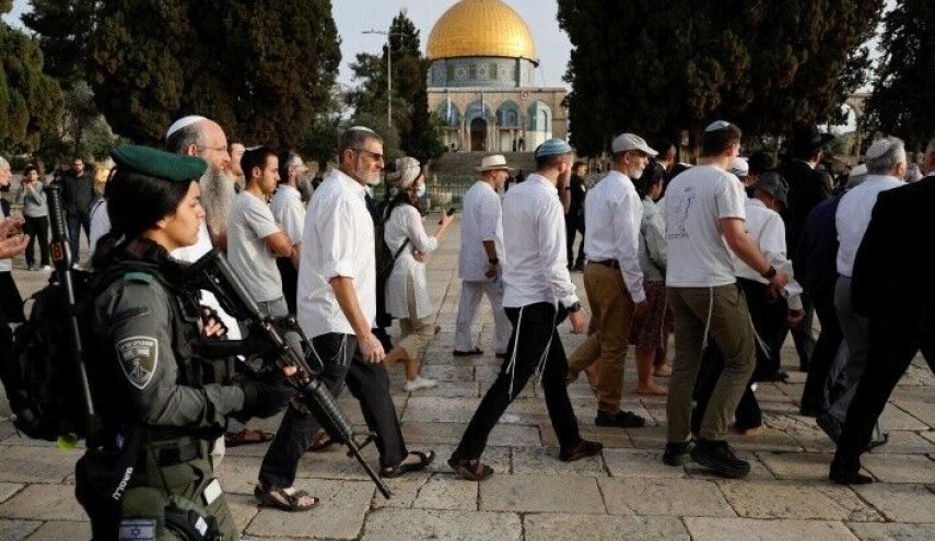 صدها صهیونیست در قدس اشغالی به مسجدالاقصی یورش بردند