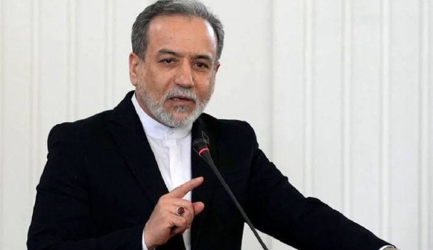 عراقجي يرد على اتهامات رئيس الوزراء البريطاني
