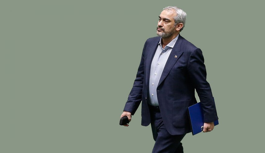 وزير اقتصاد ومالية ايران يرد على وزير خزانة اميركا: اقتصادنا لن ينهار، كن على يقين