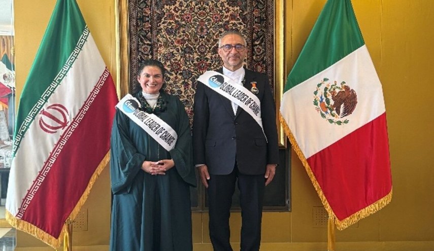 تقدیر از دیپلماسی عمومی ایران در مکزیک؛ سفیر ایران نشان «رهبر جهانی تغییر» دریافت کرد