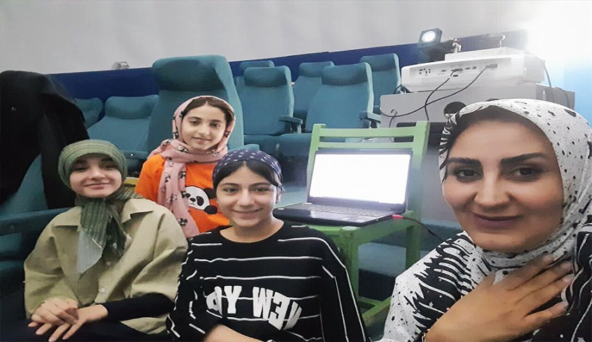يافعون إيرانيون يخلّدون ذكرى شهداء مدرسة ميناب باكتشاف 4 كويكبات