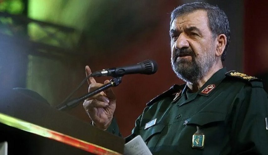 سرلشکر رضایی: تنگه هرمز با تهدید باز نمی‌شود و آمریکا شکست خورده است