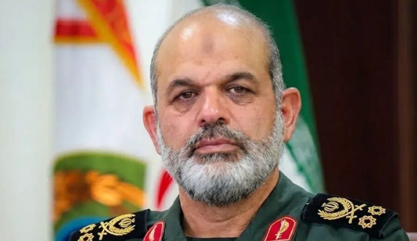 سرلشکر وحیدی: هیچ قدرت فرامنطقه‌ای حق تهدید و دخالت در تنگه هرمز و خلیج فارس را ندارد