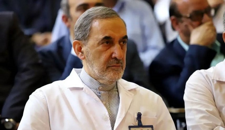 ولایتی روز پرستار را تبریک گفت 