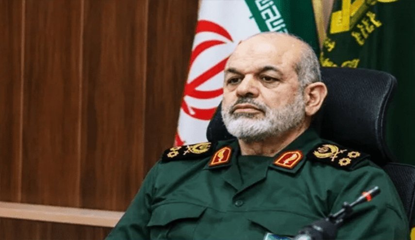 اللواء وحيدي: شبابنا يدافعون في كافة الميادين عن عزّة ايران