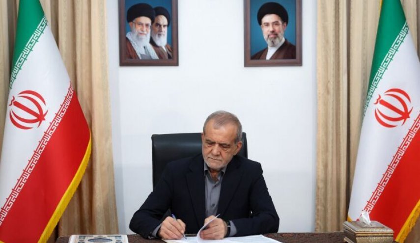 پزشکیان در پیامی درگذشت پدر شهید والامقام امیر سپهبد موسوی را تسلیت گفت