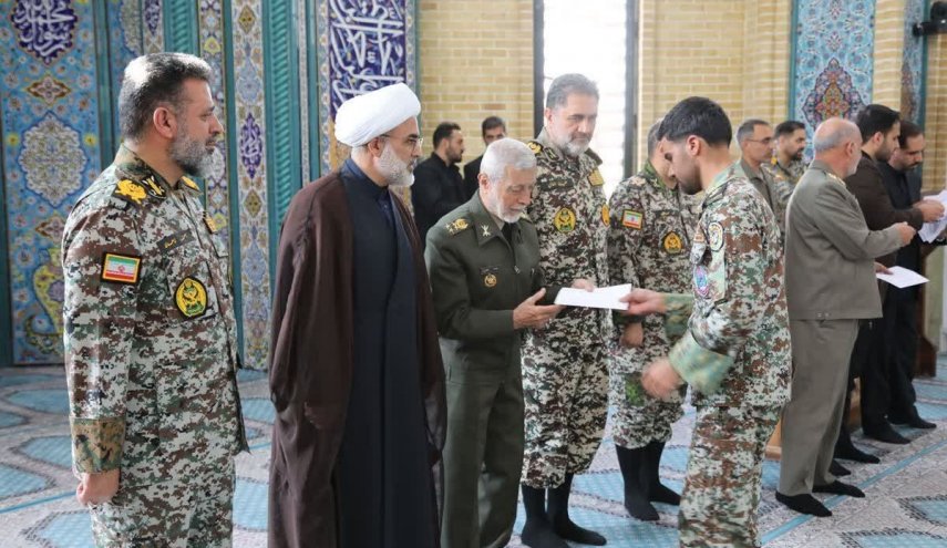 اعطای عطیه فرمانده معظم کل قوا به دانش‌آموختگان دانشگاه افسری پدافند هوایی خاتم‌الانبیاء