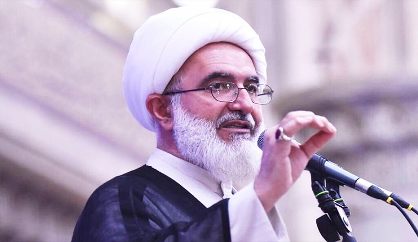 خطيب جمعة طهران يشدد على ضرورة الحفاظ على اليقظة تجاه سياسات أميركا