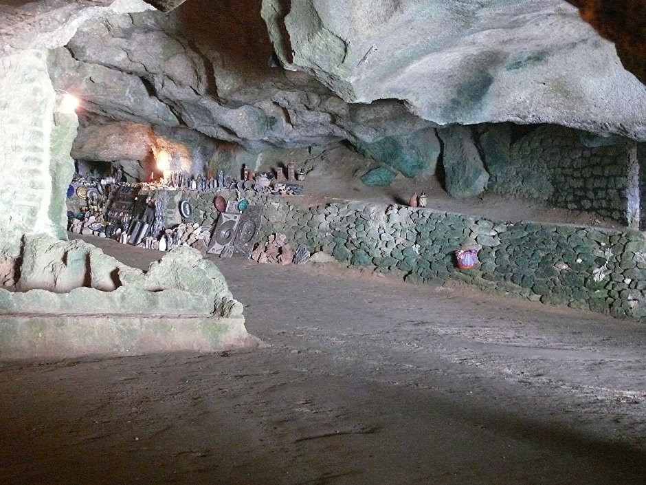 غار افسانه ای هرکول در کاپ اسپارتیل