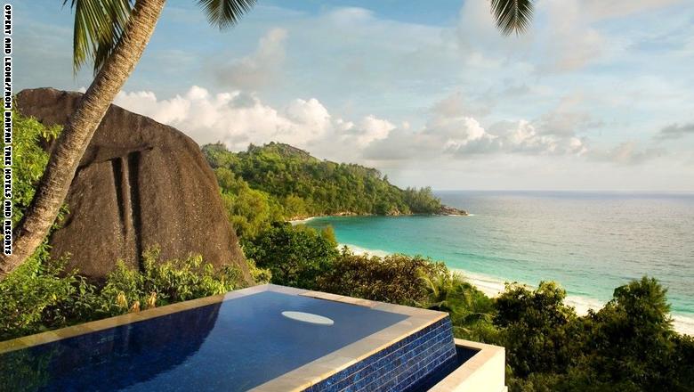 فندق بانيان تري سيشيل: وهذا الفندق يتضمن بركة تطل على المحيط الهندي، وتحيط بها أشجار النخيل والغابات المطيرة.